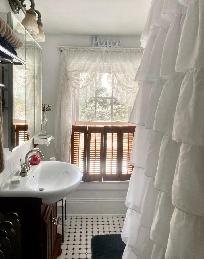 The Bella Ella Bed And Breakfast Canandaigua Ngoại thất bức ảnh