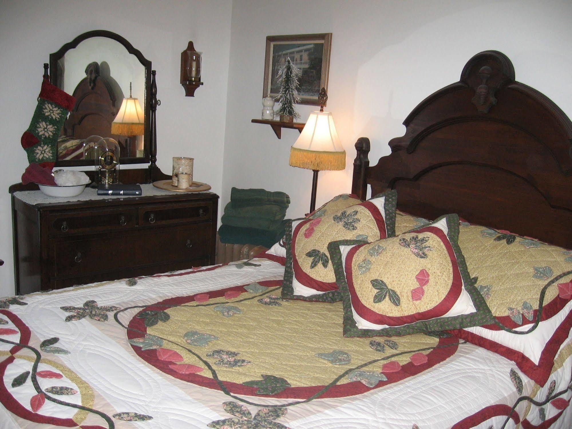 The Bella Ella Bed And Breakfast Canandaigua Ngoại thất bức ảnh